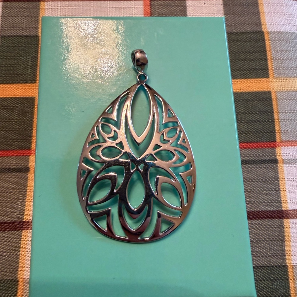 Vintage Thailand Sterling Silver Pendant